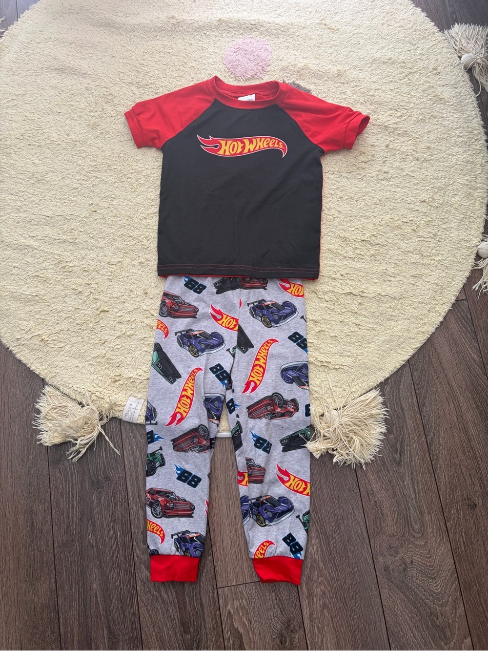 Hot Wheels Boys' Red & Black Short Sleeve Pajama Set with Car-Print Pants